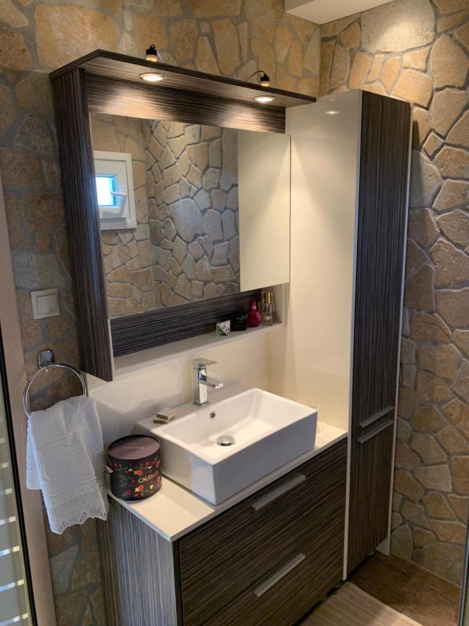 דירות אפאנומי Doormat# Wait 'N Sea, Jacuzzi, Luxury Stone House מראה חיצוני תמונה