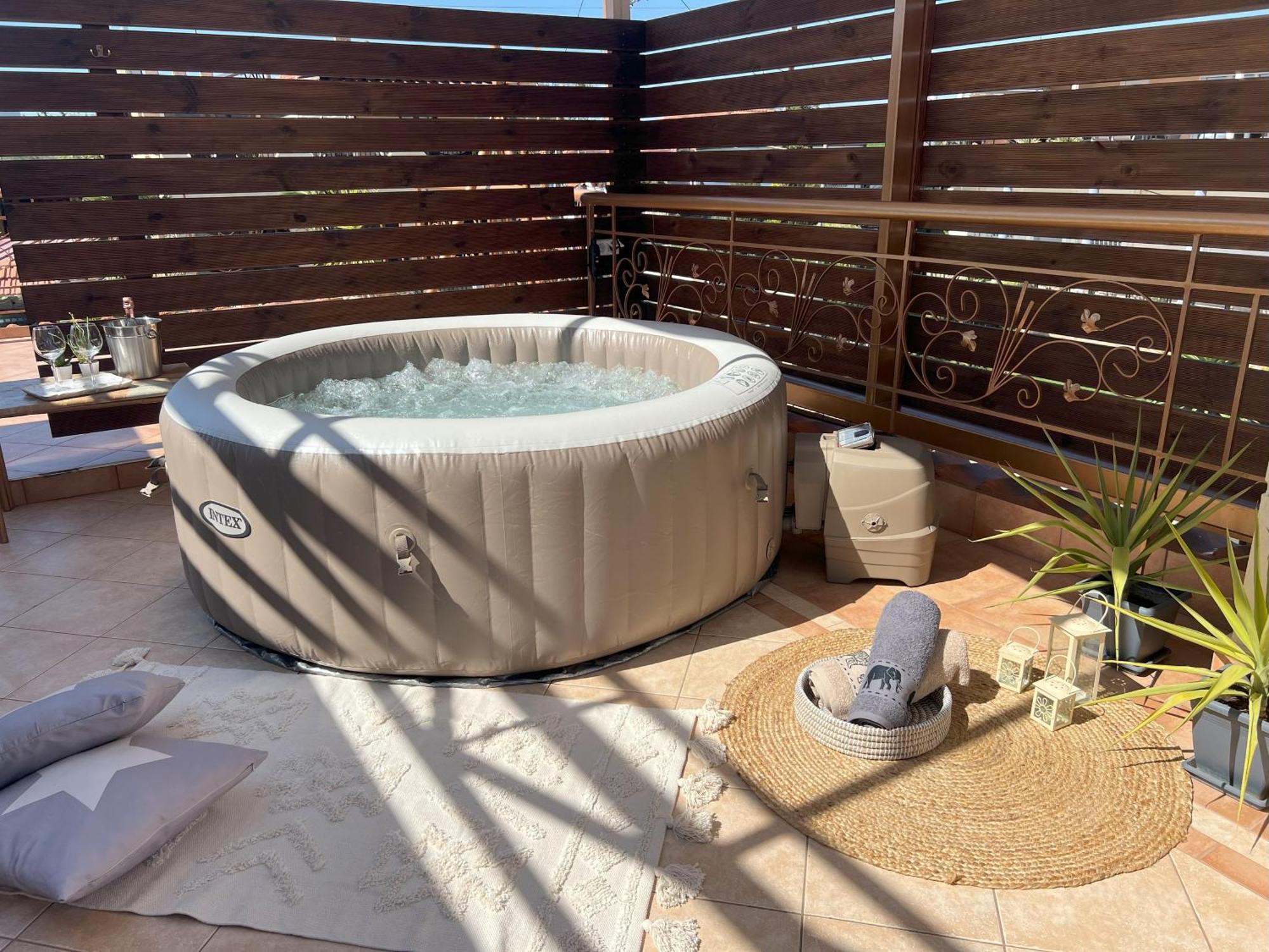 דירות אפאנומי Doormat# Wait 'N Sea, Jacuzzi, Luxury Stone House מראה חיצוני תמונה